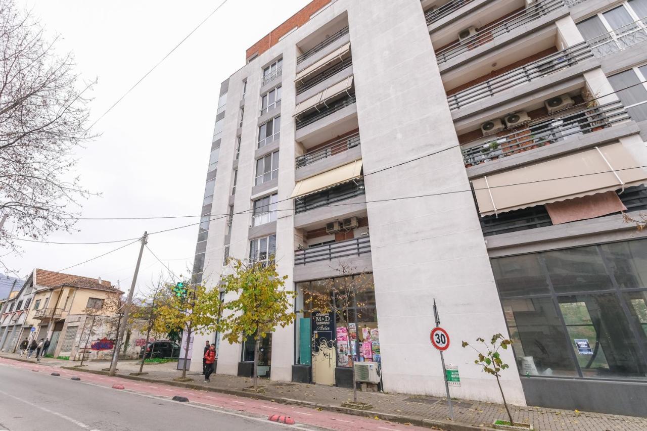 Two Steps Apartments Tirana Exterior foto